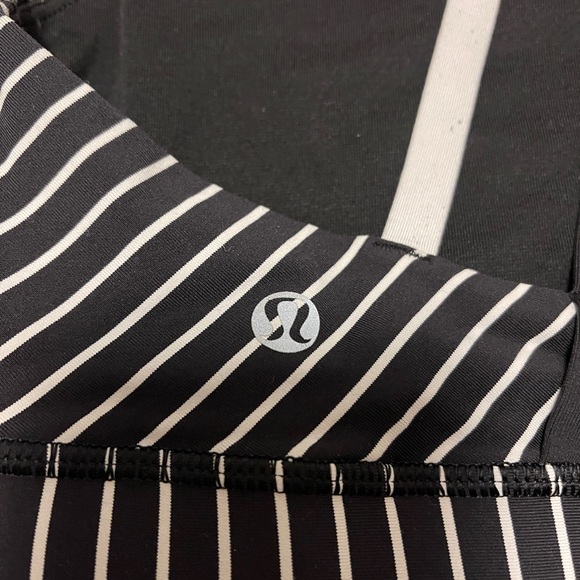 Lululemon Bra, SIZE 6 - Picture 3 of 4